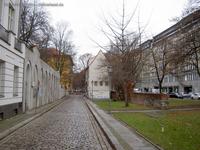 Waisenstraße mit Berliner Stadtmauer im Klosterviertel