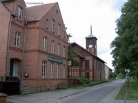 Gasthaus am Finowkanal und Dorfkirche Zerpenschleuse