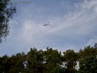 Flugformation von Militärflugzeugen am Oder-Spree-Kanal