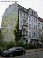 Wandgemälde im Bruno-Bürgel-Weg