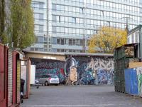 Garagenkomplex mit Graffiti am Wiesenweg in Berlin-Lichtenberg