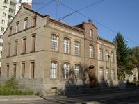 Dorfschule von 1890 an der Hauptstraße im Dorfkern Hohenschönhausen