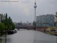 Michaelbrücke mit Fernsehturm und Trias-Gebäude