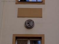 Wappen mit Berliner Bär am Gasthaus Zur letzten Instanz