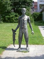 Skulptur Fischer von Hans-Peter Goettsche in Köpenick