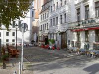 Poststraße mit dem Cafe und Restaurant Kaffeestube und dem Gasthaus Zur Rippe im Berliner Nikolaiviertel