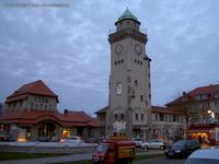 Kasinoturm und Empfangsgebäude vom Bahnhof Frohnau