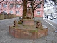 Bärenbrunnen am Werderschen Markt