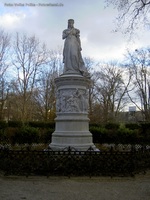 Statue Königin Luise Luiseninsel Tiergarten Berlin