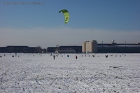 Tempelhofer Feld Schnee Snowkiter Snowkiting