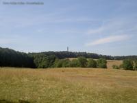 Blick zum Krugberg mit dem Feuerwachturm