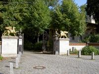 Greifentor am Schlosspark Glienicke
