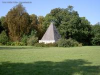 Pyramide, Eiskeller, im Neuen Garten in Potsdam