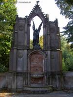 Michaelsbrunnen - Denkmal an den Badischen Feldzug 1849 im Schlosspark Babelsberg