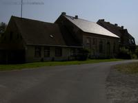 Häuser an der Dorfkirche in Freudenberg