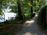 Straussee-Wanderweg Jenseits des Sees
