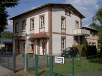 Bahnhof Basdorf Haus mit Laden
