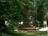 Friedhof Grüntal Obelisk