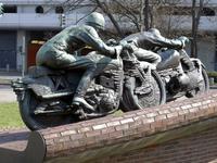 AVUS Motorradfahrer-Denkmal in Berlin
