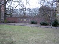 Blutmauer im Rathauspark in Lichtenberg