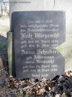Grabstein Wieprecht auf dem Friedhof Plonzstraße