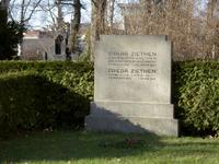 Grabstein Ziethen auf dem Städtischen Friedhof Plonzstraße