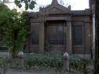 Grabmal der Familie Wilhelm Lehne auf dem Friedhof Plonzstraße
