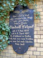 Grabtafel für Rudolf Lehne auf dem Friedhof Plonzstraße