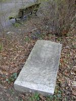 Grabstein für Karalus auf dem Friedhof Plonzstraße
