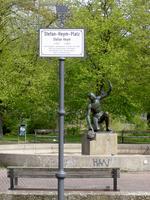 Stefan-Heym-Platz mit Fischerbrunnen