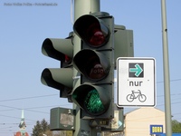 Grüner Pfeil für Radfahrer