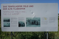 Flughafen Tempelhof Geschichte Infotafel