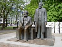 Marx-Engels-Denkmal in Berlin-Mitte