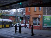 Oberleitung der Straßenbahn an der Ringbahnbrücke in der Gürtelstraße abgerissen