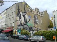 Ein Graffiti von ROA in Berlin-Kreuzberg